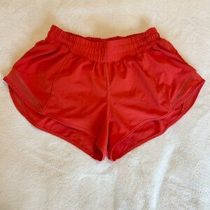 Lululemon Hotty Hot Shorts 2.5” size 6